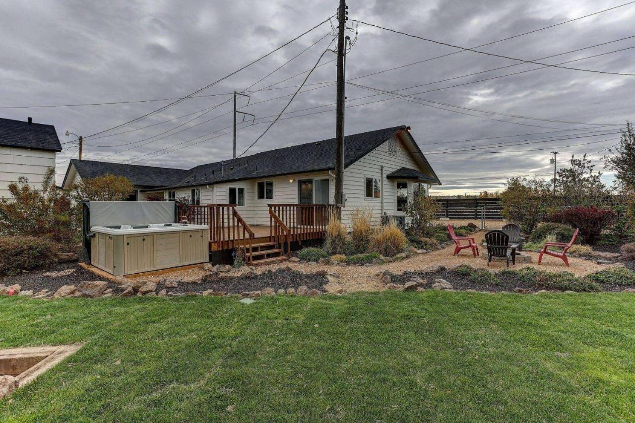 The Old Reindeer Ranch Villa Redmond Exterior photo